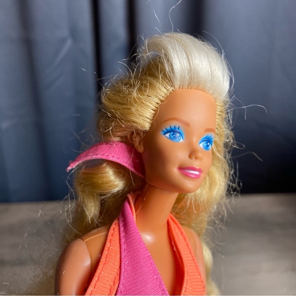 A Vintage 1989 Wet 'n Wild Barbie Doll, Blonde Hair, Blue Eyes - Picture 2 of 10